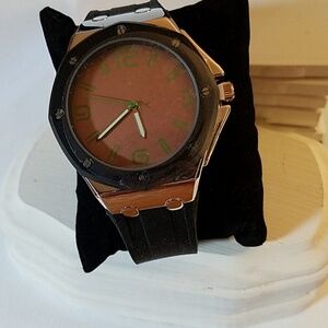 Rubber Black Band 10" Watch